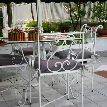 Hotel Hobbit Melito di Napoli Luaran gambar